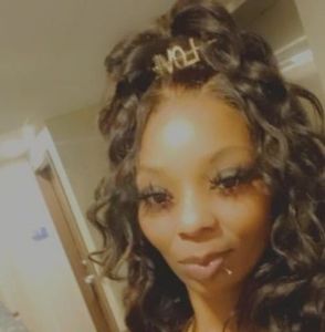 Meet your Posher, Aurthina